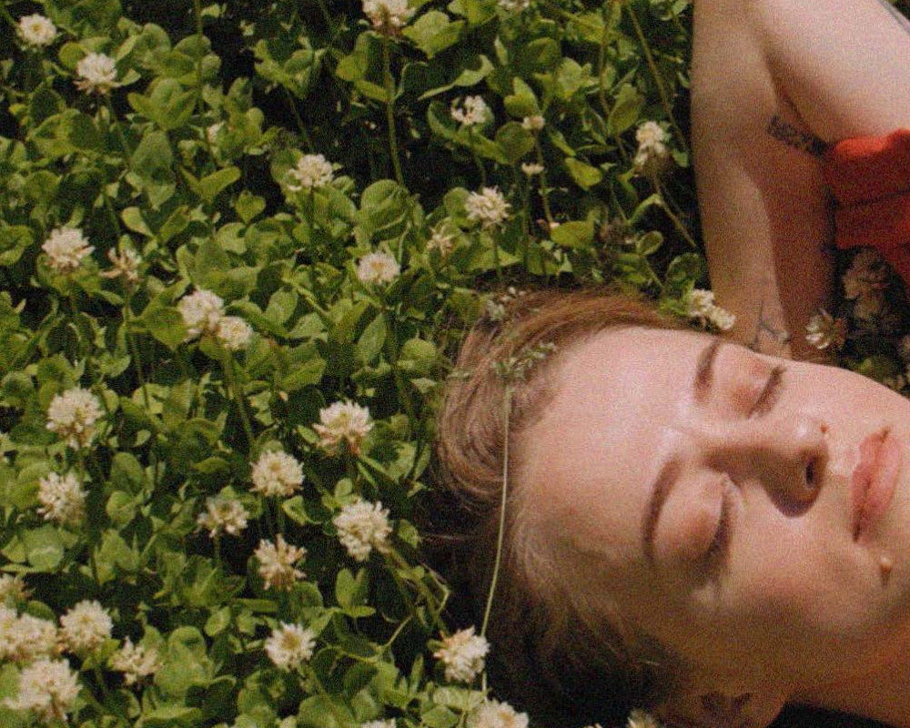 Lentekriebels: waarom de lentezon goed is voor je lichaam én geest