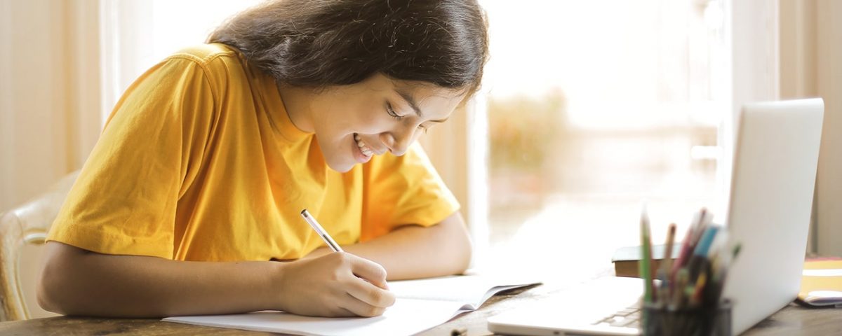 Schoolstress? Dit kunnen de oorzaken zijn (en zó ga je ermee om)